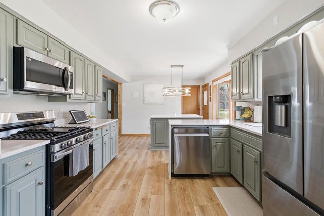 N95W19929 Marson COURT, Menomonee Falls, WI 53051