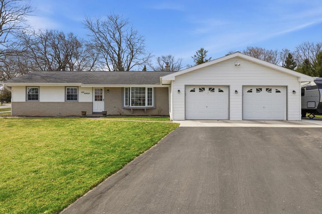 N95W19929 Marson COURT, Menomonee Falls, WI 53051