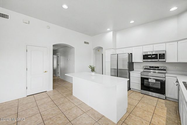 11701 N Pyramid Point Drive, Oro Valley, AZ 85737