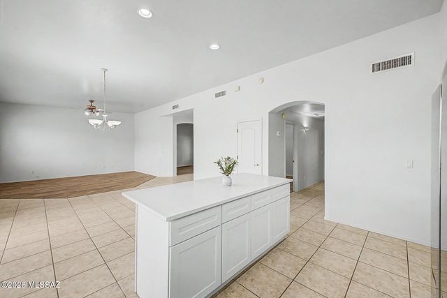 11701 N Pyramid Point Drive, Oro Valley, AZ 85737