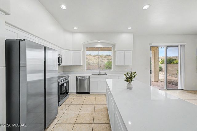 11701 N Pyramid Point Drive, Oro Valley, AZ 85737