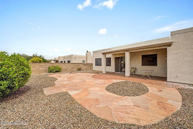 11701 N Pyramid Point Drive, Oro Valley, AZ 85737