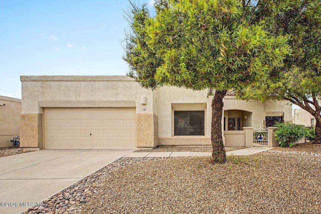 11701 N Pyramid Point Drive, Oro Valley, AZ 85737