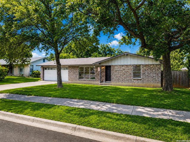 6237 DOVE HILL DR, San Antonio, TX 78238