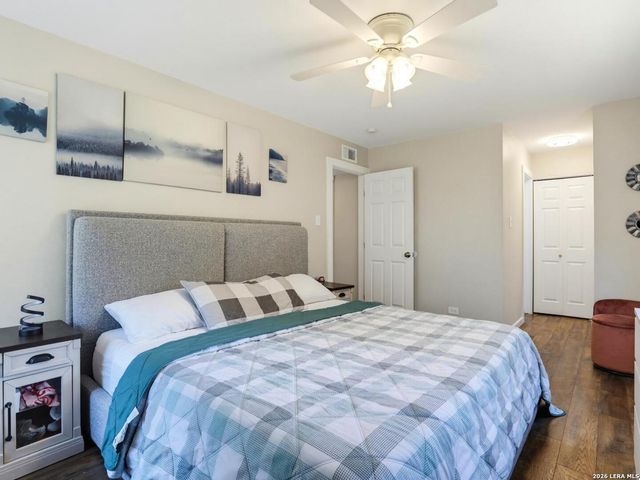 6237 DOVE HILL DR, San Antonio, TX 78238