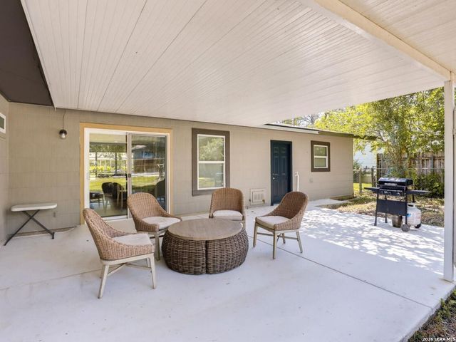 6237 DOVE HILL DR, San Antonio, TX 78238