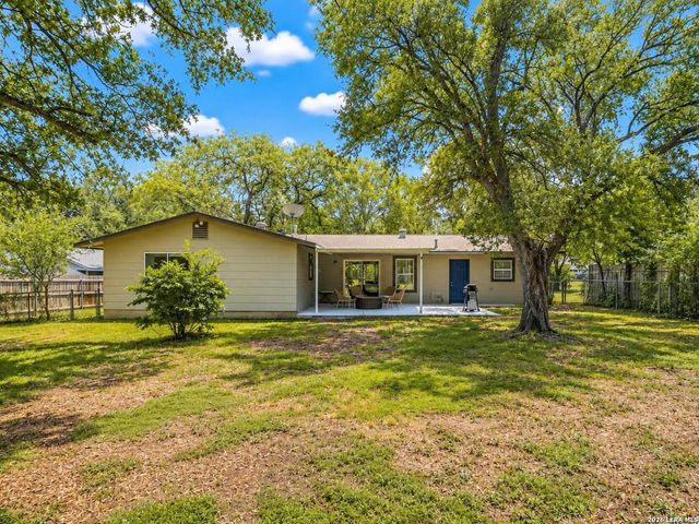6237 DOVE HILL DR, San Antonio, TX 78238