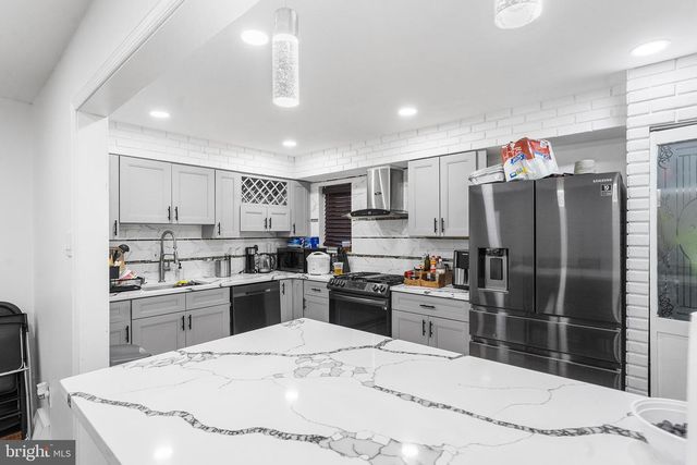 7900 CAESAR PL, Philadelphia, PA 19153