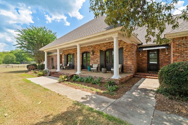 18 Eric Nobles Ln., Sumrall, MS 39482