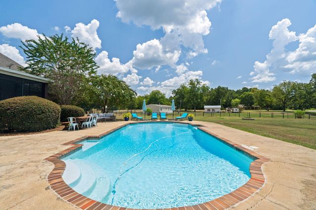 18 Eric Nobles Ln., Sumrall, MS 39482