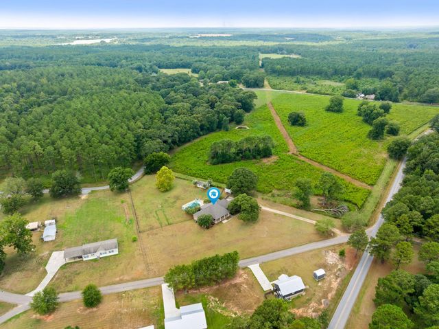 18 Eric Nobles Ln., Sumrall, MS 39482