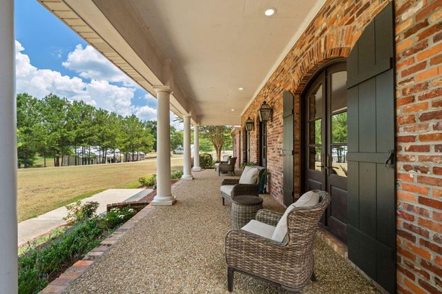 18 Eric Nobles Ln., Sumrall, MS 39482