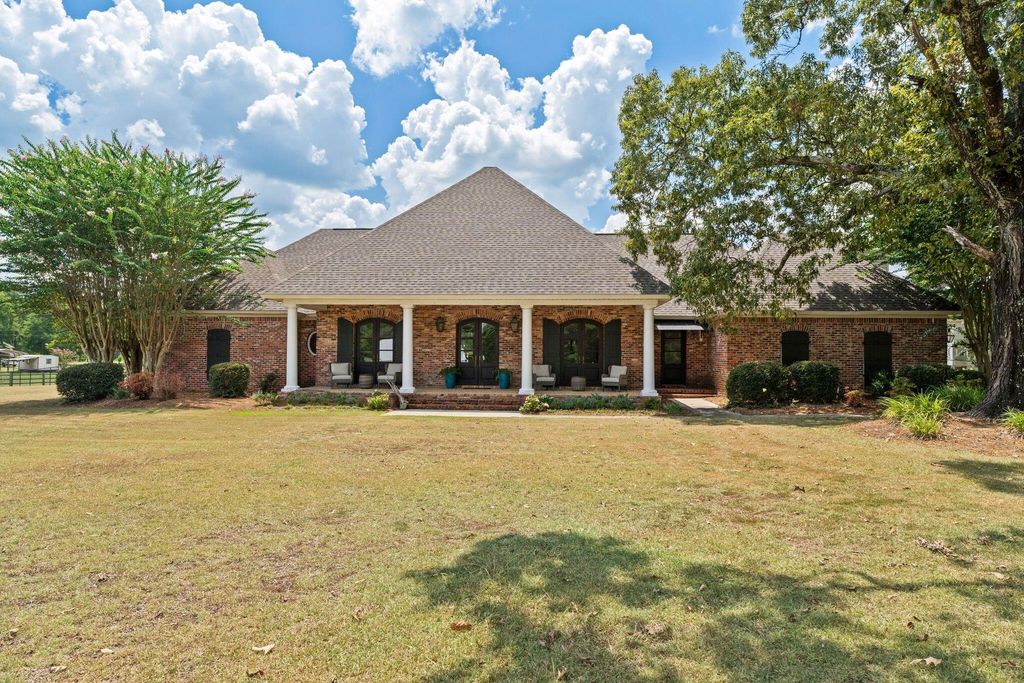 18 Eric Nobles Ln., Sumrall, MS 39482