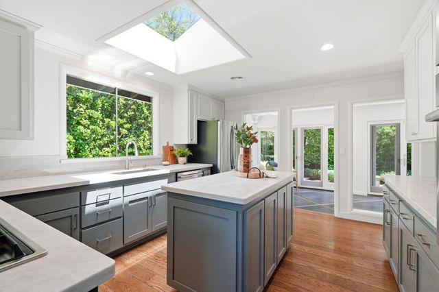 1637 Escobita Avenue, Palo Alto, CA 94306