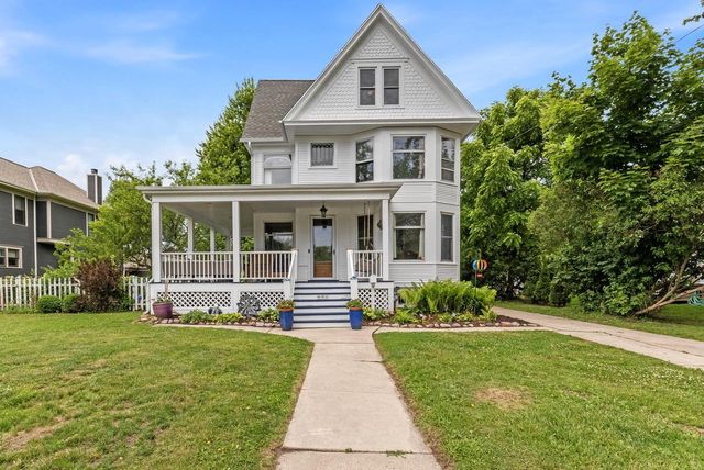 431 N Milwaukee STREET, Port Washington, WI 53074