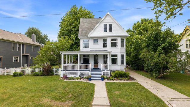 431 N Milwaukee STREET, Port Washington, WI 53074