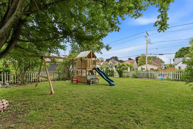 431 N Milwaukee STREET, Port Washington, WI 53074
