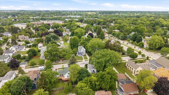 431 N Milwaukee STREET, Port Washington, WI 53074