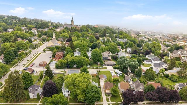 431 N Milwaukee STREET, Port Washington, WI 53074