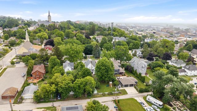 431 N Milwaukee STREET, Port Washington, WI 53074