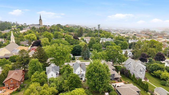 431 N Milwaukee STREET, Port Washington, WI 53074