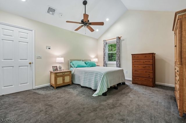 84 Fairlawn Dr, West Milford Twp., NJ 07421