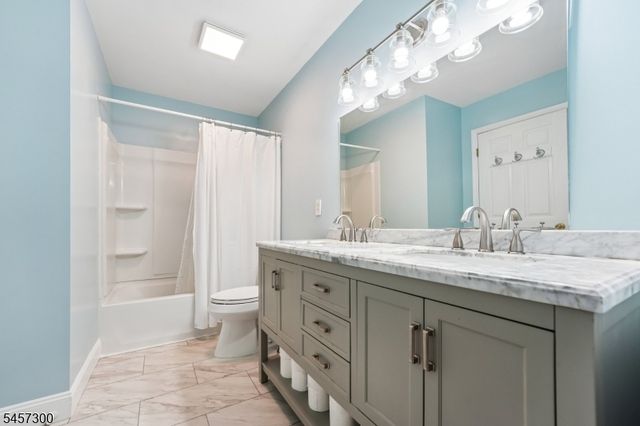 84 Fairlawn Dr, West Milford Twp., NJ 07421