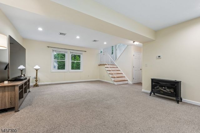 84 Fairlawn Dr, West Milford Twp., NJ 07421