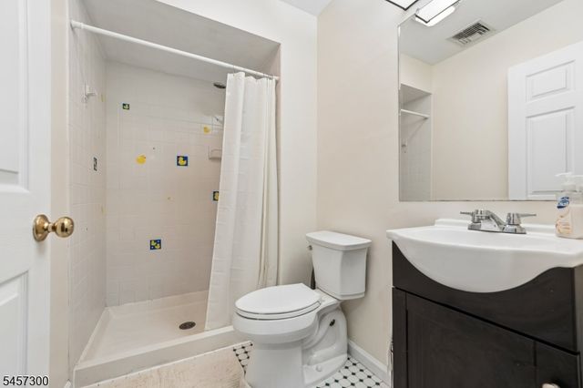 84 Fairlawn Dr, West Milford Twp., NJ 07421
