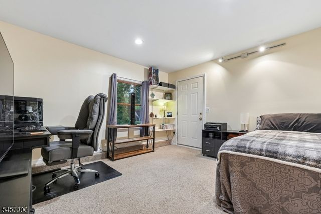 84 Fairlawn Dr, West Milford Twp., NJ 07421