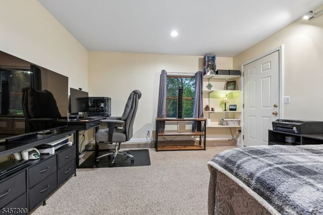 84 Fairlawn Dr, West Milford Twp., NJ 07421