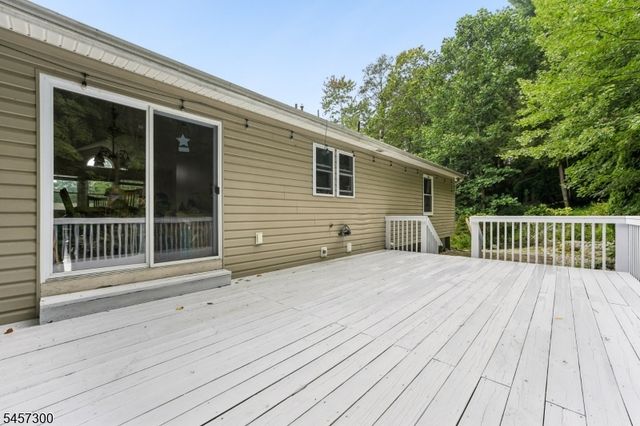 84 Fairlawn Dr, West Milford Twp., NJ 07421
