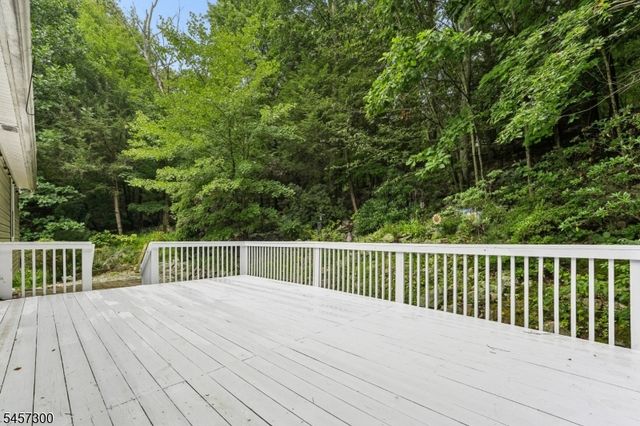 84 Fairlawn Dr, West Milford Twp., NJ 07421
