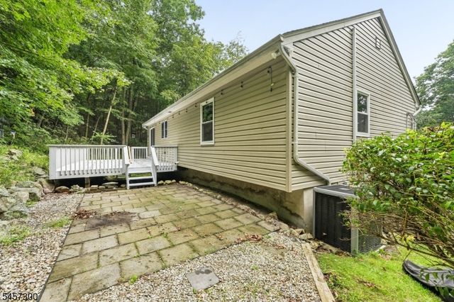 84 Fairlawn Dr, West Milford Twp., NJ 07421