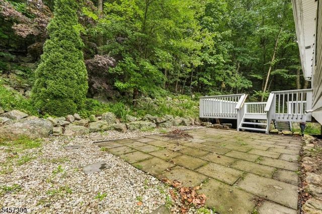 84 Fairlawn Dr, West Milford Twp., NJ 07421