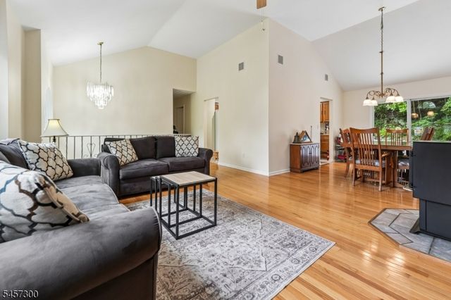 84 Fairlawn Dr, West Milford Twp., NJ 07421
