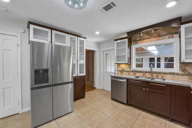 9623 Val Verde Street, Houston, TX 77063