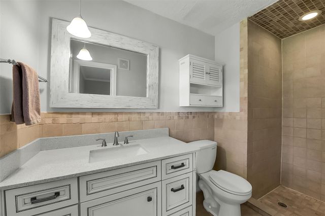 9623 Val Verde Street, Houston, TX 77063