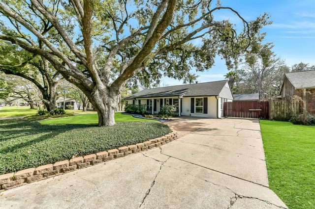 9623 Val Verde Street, Houston, TX 77063