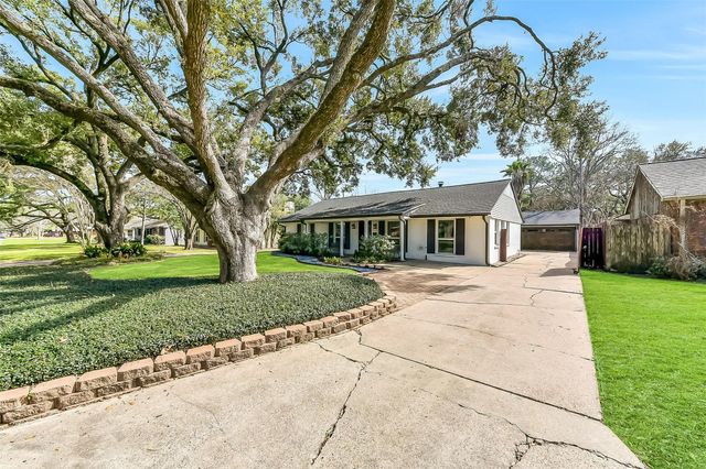 9623 Val Verde Street, Houston, TX 77063