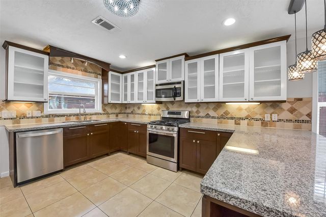 9623 Val Verde Street, Houston, TX 77063