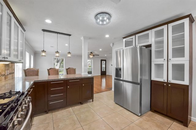 9623 Val Verde Street, Houston, TX 77063