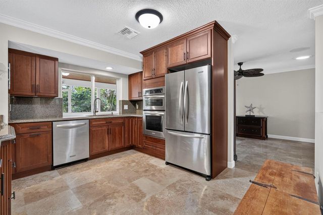 8797 SE SHARON Street, Hobe Sound, FL 33455