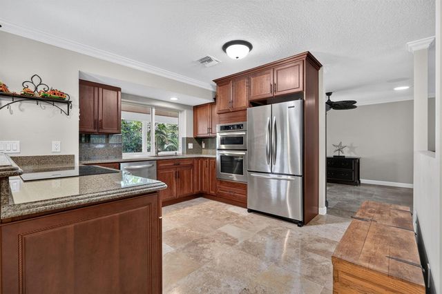 8797 SE SHARON Street, Hobe Sound, FL 33455