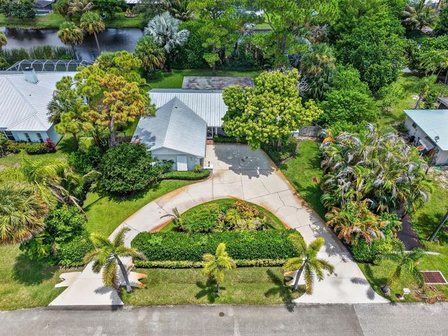 8797 SE SHARON Street, Hobe Sound, FL 33455