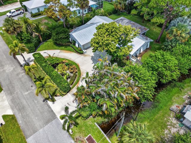 8797 SE SHARON Street, Hobe Sound, FL 33455