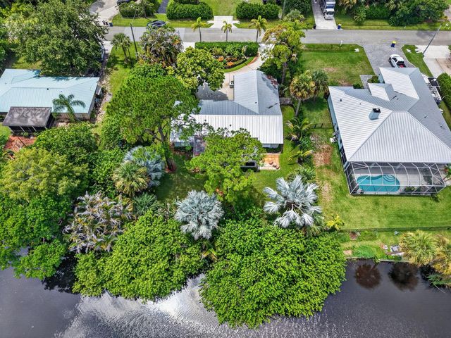 8797 SE SHARON Street, Hobe Sound, FL 33455