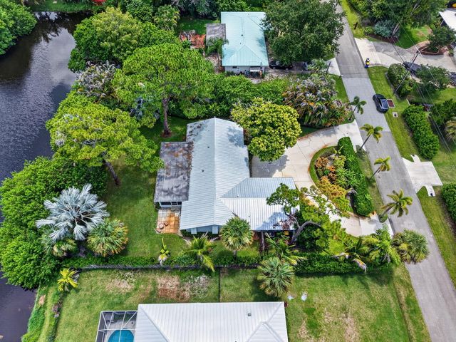 8797 SE SHARON Street, Hobe Sound, FL 33455
