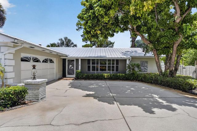 8797 SE SHARON Street, Hobe Sound, FL 33455