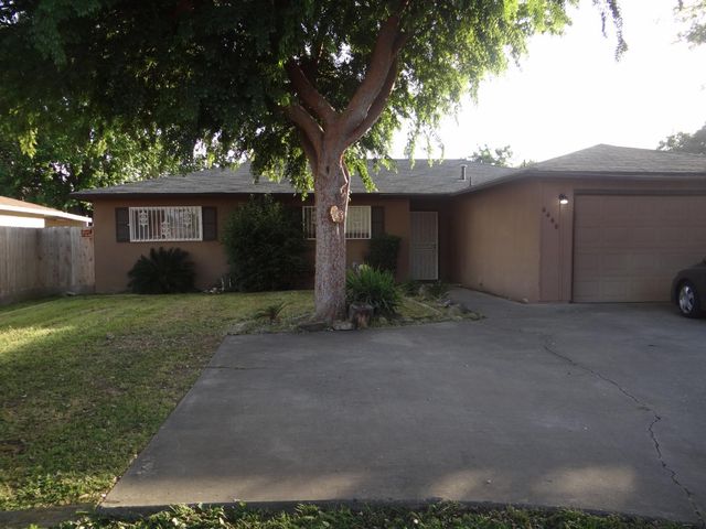 4445 N Emerson Avenue, Fresno, CA 93705
